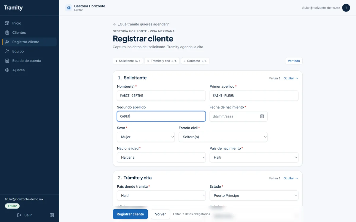 Guided form to register a client, with the details their procedure asks for.